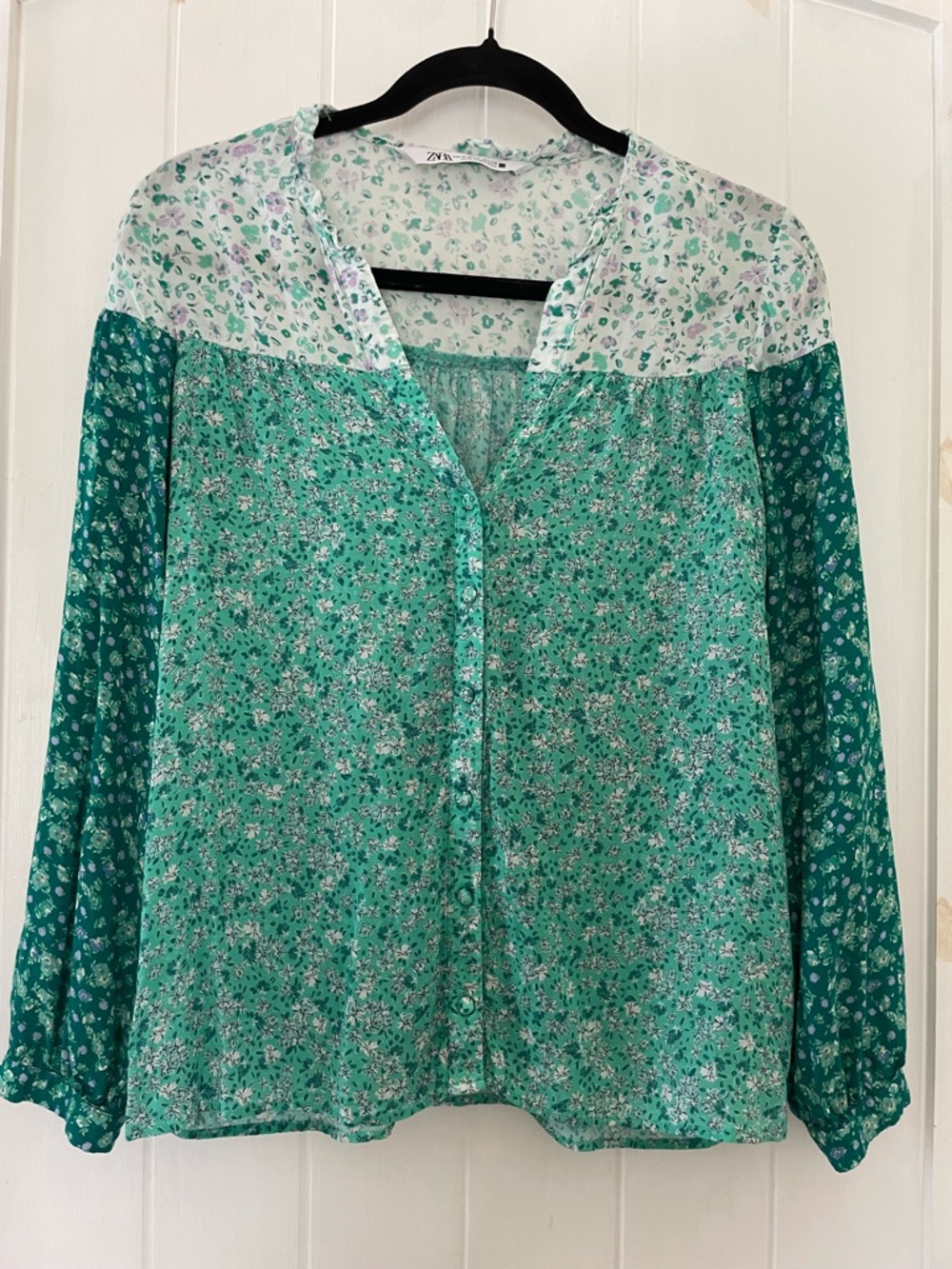 Zara Green Floral Button down Boho Blouse Long Sleeves lightweight Sz M viscose